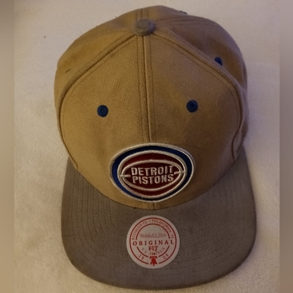 Mitchell and Ness Detroit Pistons 1983 championship hat